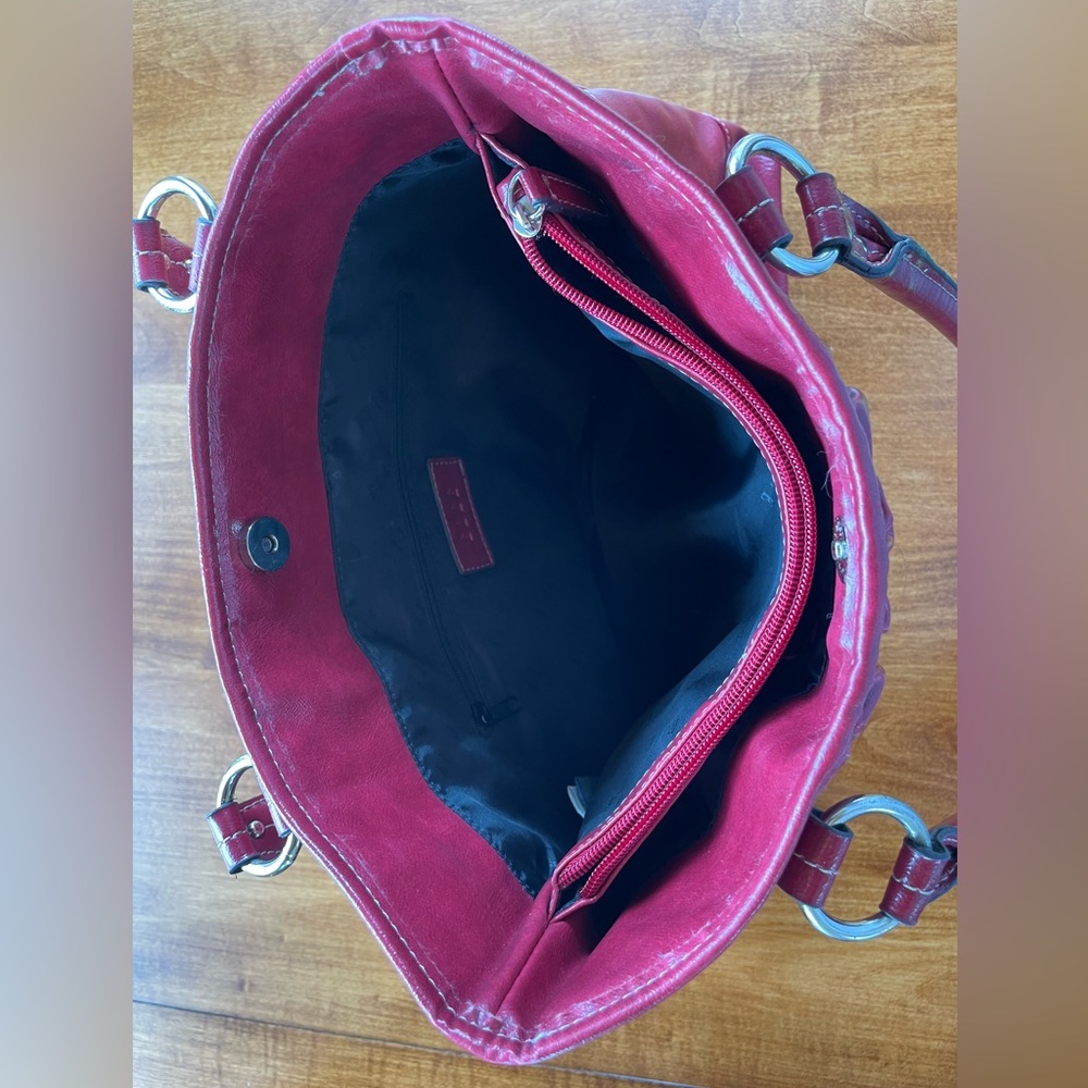 Beautiful Red Purse! - Picture 3 of 4